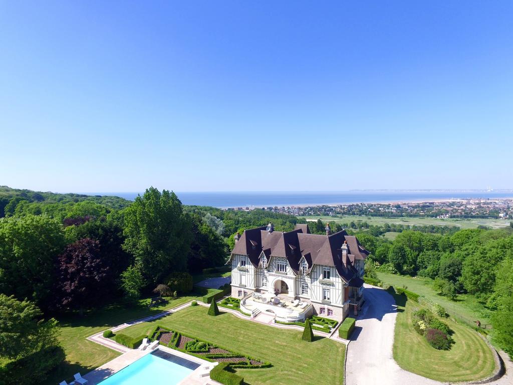 Manoir De Benerville Bed and Breakfast Deauville Exteriör bild