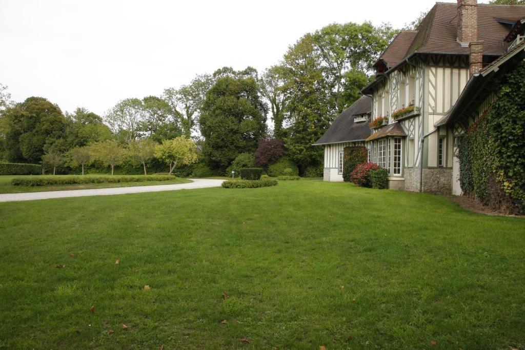 Manoir De Benerville Bed and Breakfast Deauville Exteriör bild