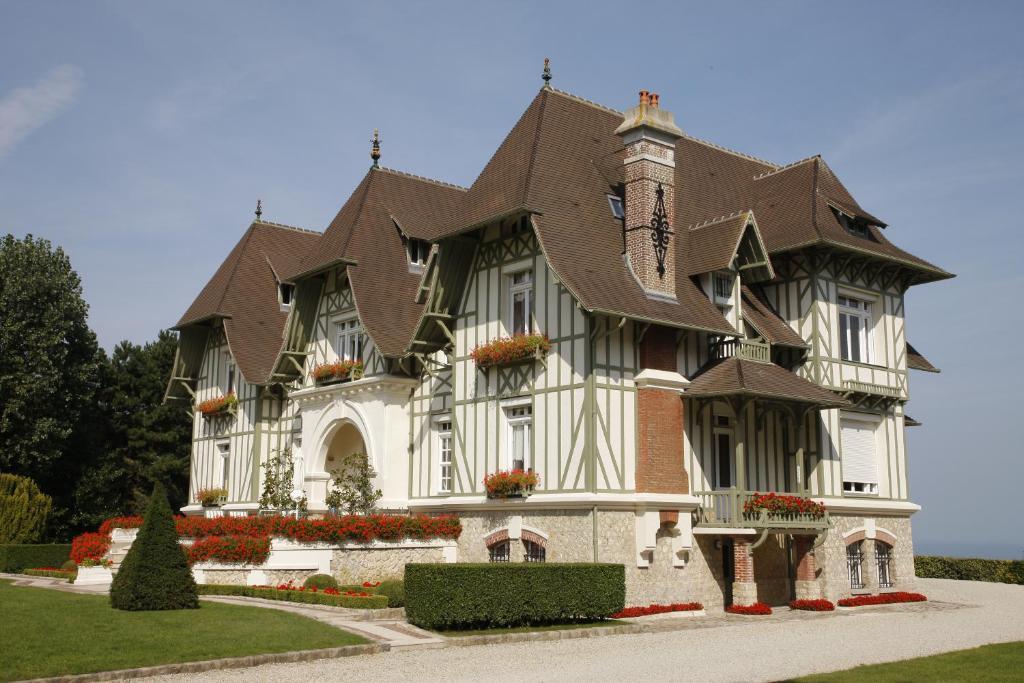 Manoir De Benerville Bed and Breakfast Deauville Exteriör bild
