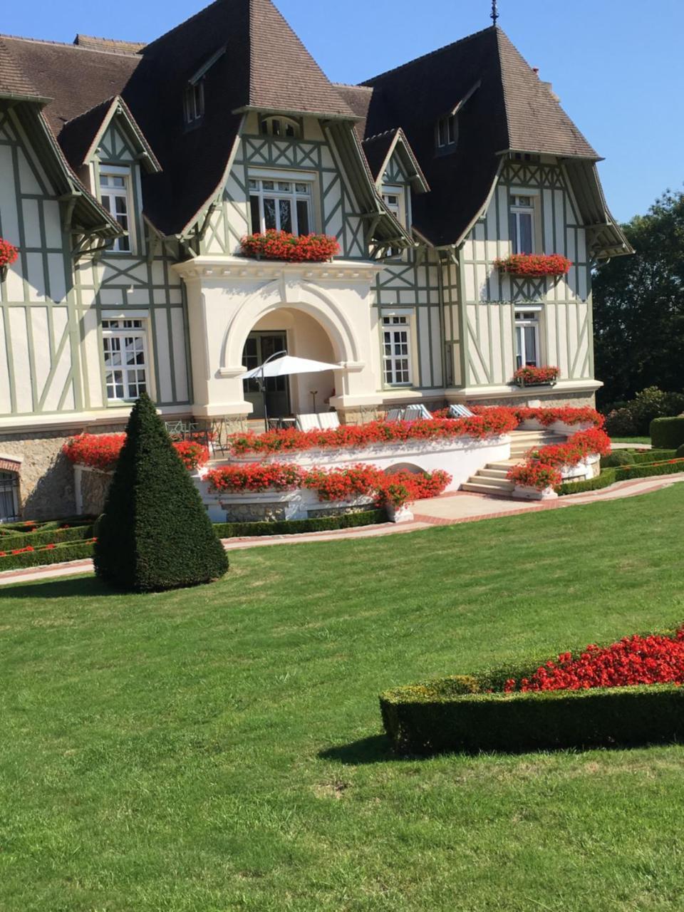 Manoir De Benerville Bed and Breakfast Deauville Exteriör bild